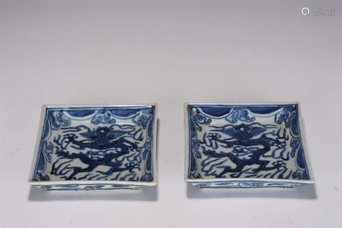 PAIR BLUE AND WHITE SQUARED DISH