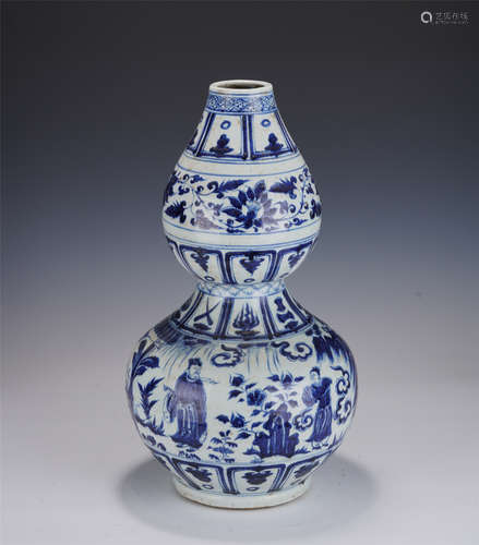 A BLUE AND WHITE DOUBLE GOURDS VASE