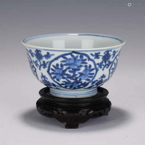 A BLUE AND WHITE PEACHES BOWL