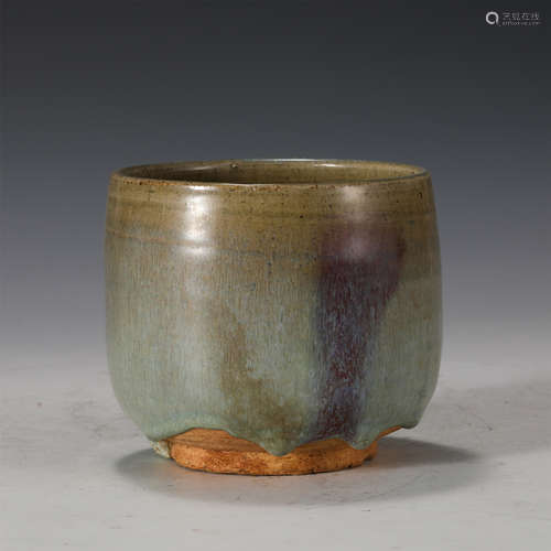 A FLAMBE GLAZE PORCELAIN CUP