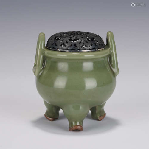 A CELADON GLAZED CENSER WITH DOUBLE HANDLES QING DYNASTY