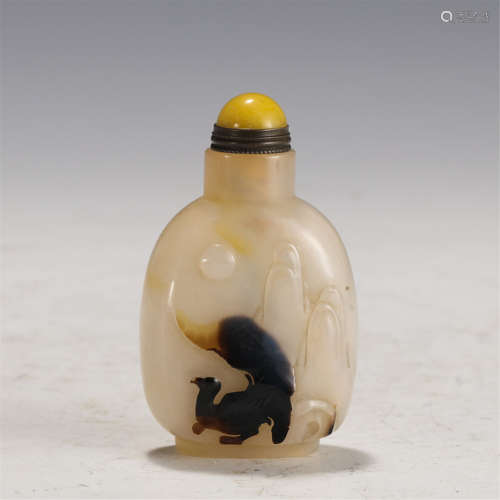 A CARVED AGATE SNUFF BOTTLE SUZHOU SCHOOL