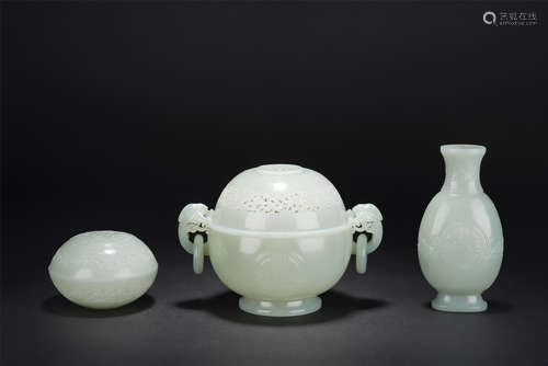 A CARVED WHITE JADE SCHOLAR ITEMS