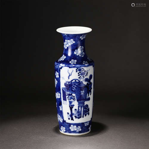 A BLUE AND WHITE HUNDRED ANTIQUES VASE