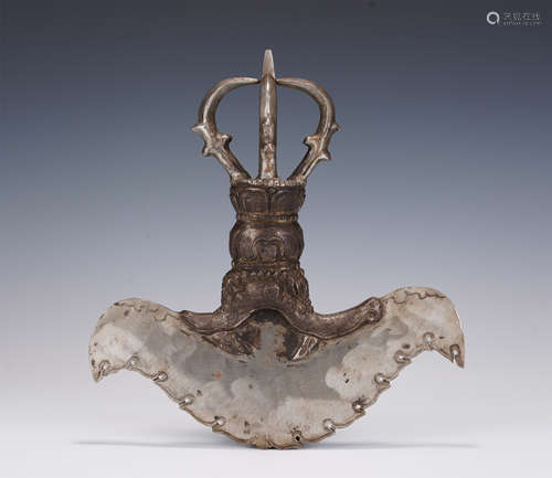 A TIBETAN BRONZE RITUAL CHOPPER