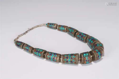 A HARD-STONES INLAID SILVER NECKLACE