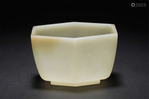 A CARVED WHITE JADE HEXAGONAL WASHER