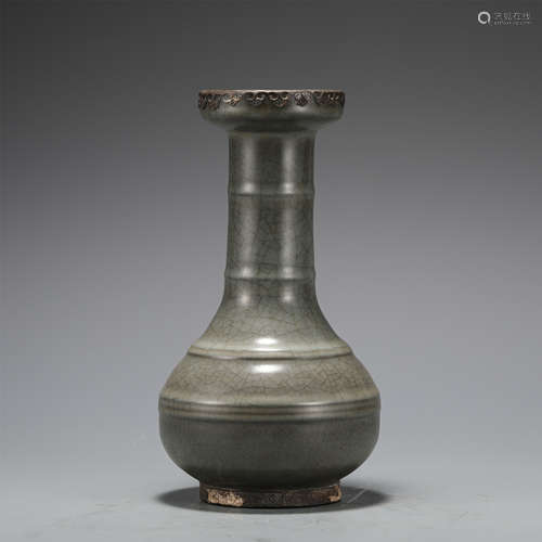 A GUAN TYPE GLAZE VASE WITH SILVER MOUNTED MOUTH