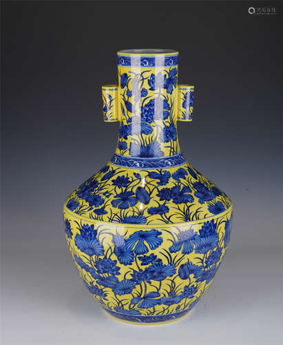 A YELLOW GROUND AND UNDERGLAZE BLUE ARROW VASE