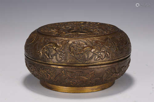 A GILT-BRONZE CIRCULAR BOX