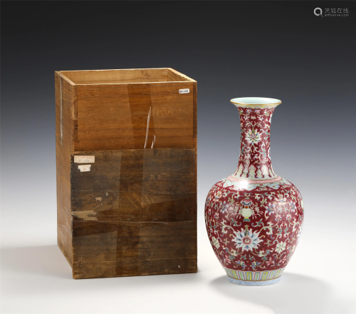 A FAMILLE ROSE LOTUS SCROLL VASE WITH WOODEN BOX