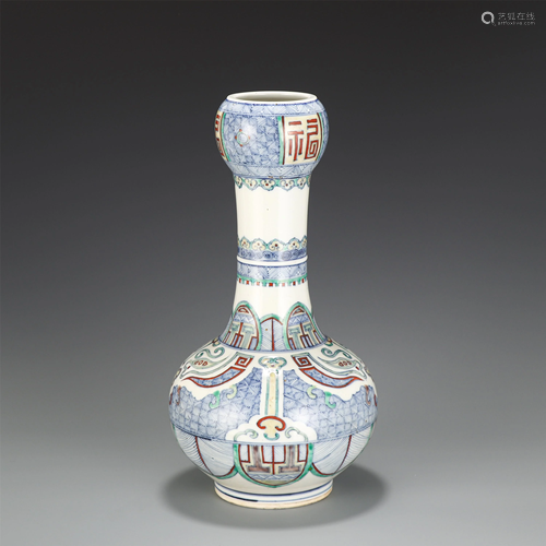 A DOUCAI GLAZED GARLIC HEAD VASE