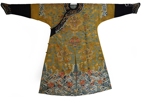 QING DYN. YELLOW-GROUND SILK DRAGON ROBE