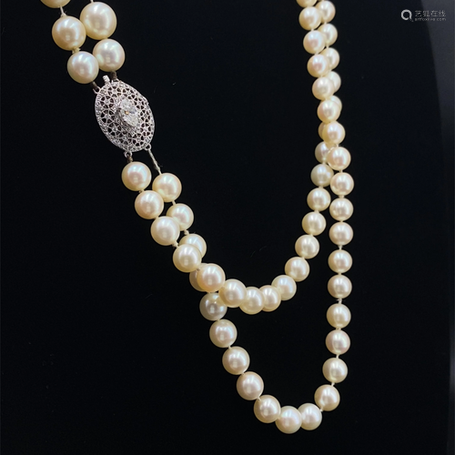 Fresh water Pearls Necklace 18k Gold & Diamonds clasp