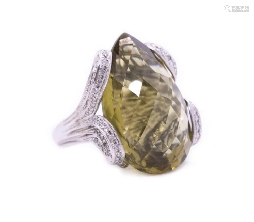 Rare designer Diamonds & Green Spinel Ring in 18k Gold