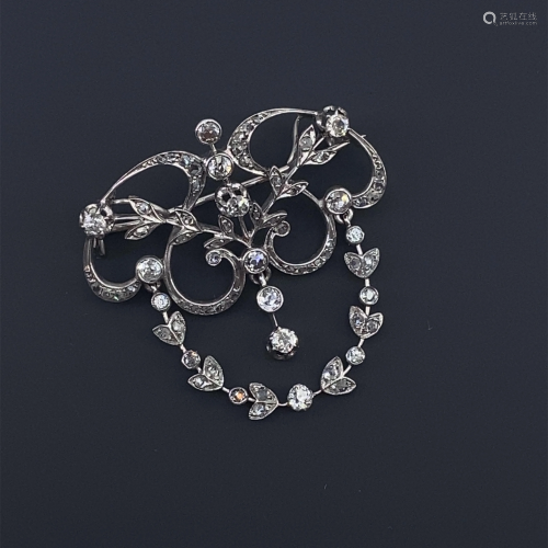 Delicated Diamonds Platinum Brooch/ Pendant