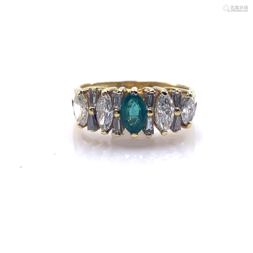 Diamonds & Emerald 18k Gold Retro Ring
