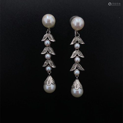 Diamonds, pearls 18k Gold Drop Earrings