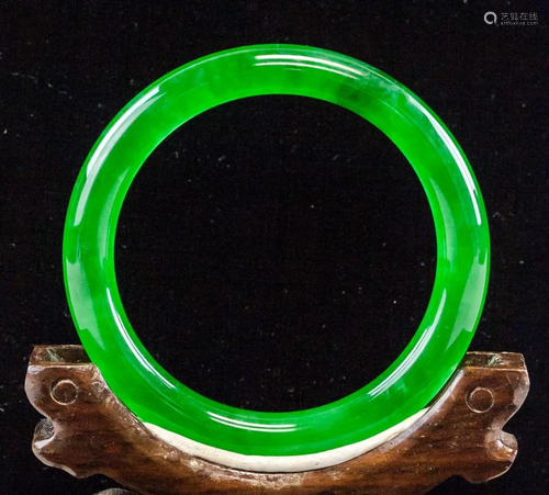 Chinese Green Jadeite Carved Bangle