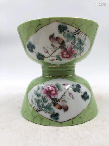PAIR OF GREEN GLAZE FAMILLE ROSE BOWLS