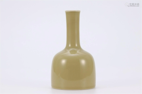 A CHINESE YELLOW GLAZED BELL SHAPED VASE