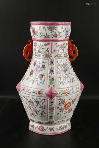 Chinese Qing Dynasty Qianlong Famille Rose Porcelain Bottle