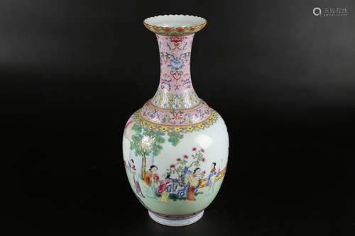 Chinese Qing Dynasty Qianlong Famille Rose Porcelain Gold Pa...