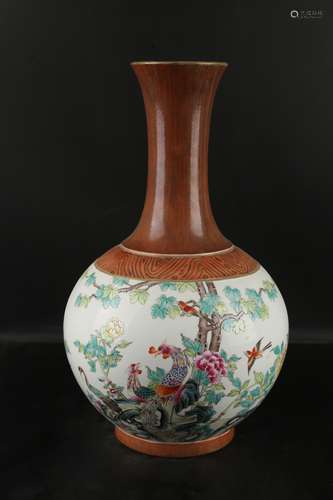 Chinese Qing Dynasty Qianlong Famille Rose Porcelain 