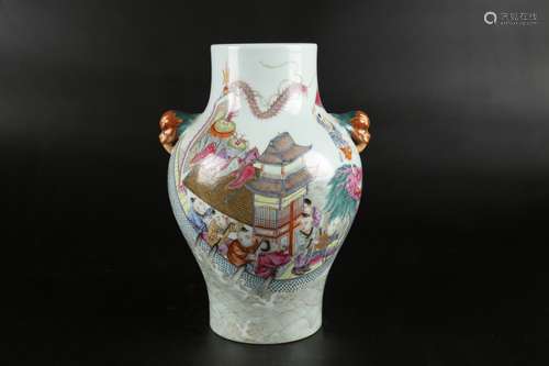 Chinese Qing Dynasty Qianlong Famille Rose Porcelain Bottle