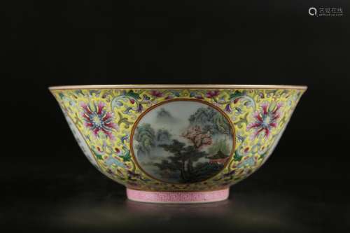 Chinese Qing Dynasty Qianlong Yellow Ground Famille Rose 