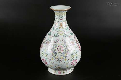 Chinese Qing Dynasty Qianlong Famille Rose Porcelain Bottle