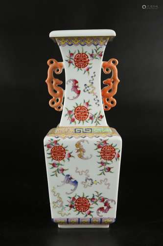 Chinese Qing Dynasty Qianlong Famille Rose Porcelain 