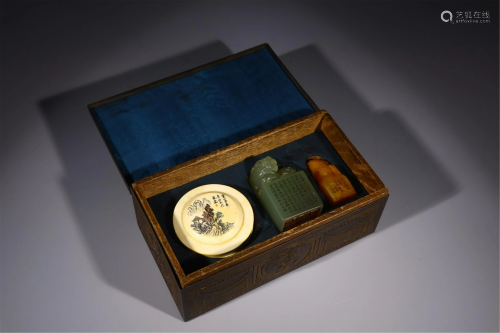 TWO BEAST SEALS AND A CIRCULAR INK-PASTE BOX