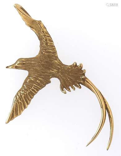 A gold bird of paradise pendant, marked 18k, 1.8g Good condi...