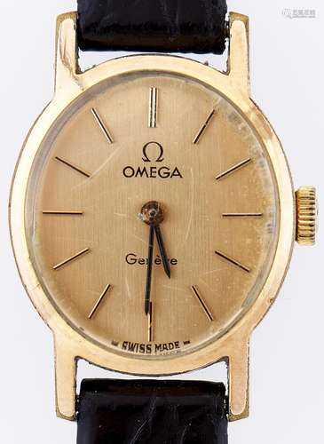 An Omega oval gold plated lady's wristwatch, 20 x 23mm, leat...