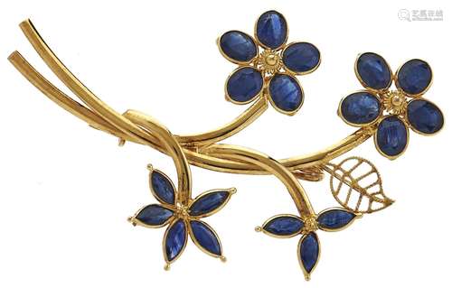 A sapphire spray brooch, in gold, 4.6g Good condition