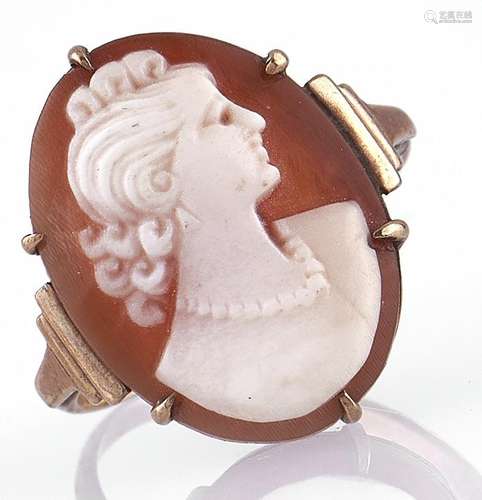 A cameo ring, in gold marked 9ct, 1.6g, size P Good conditio...