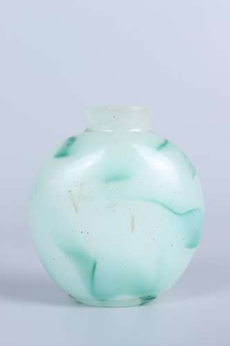 chinese green glass snuff bottle