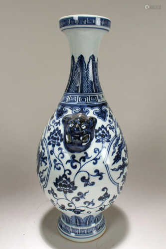 A Chinese Vividly-detailed Blue and White