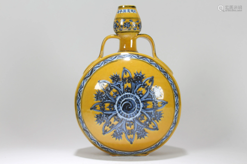 A Chinese Duo-handled Yellow-coding Fortune Porcelain