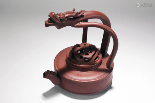 A Chinese Dragon-decorating High-handle Tea Pot