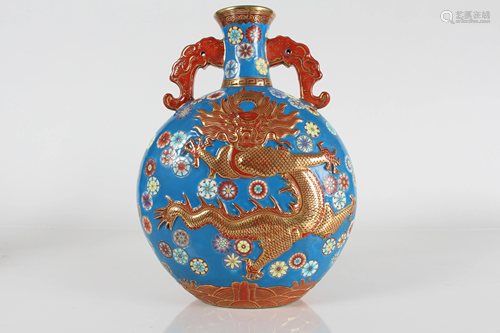 A Chinese Vividly-detailed Duo-handled