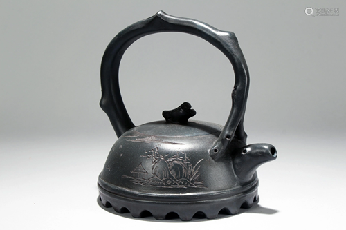 A Chinese Cutting-edge Fortune Tea Pot