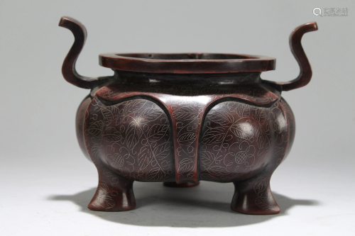 A Chinese Ancient-framing Tri-podded Fortune Censer