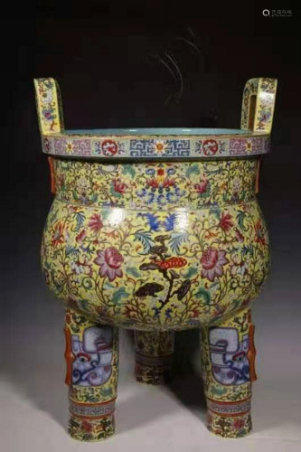 A Chinese Massive Myth-beast Detailed Porcelain Fortune