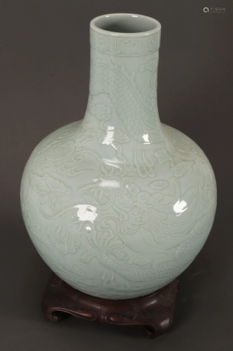 Good Chinese Porcelain Vase,