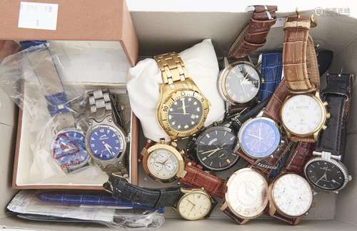 Miscellaneous fashion watches Apparently good condition, mov...