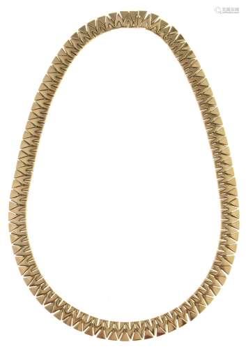 A gold necklace, 45.5cm l, marked 750, 49.7g Good condition