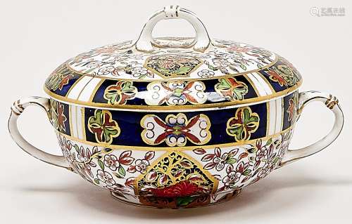 A Crown Derby Japan pattern broth bowl and cover, 1882, 10cm...