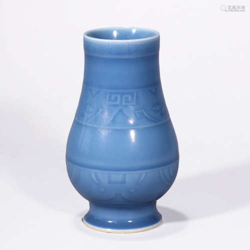 A Chinese Porcelain Blue-Glazed Vase Marked Qian Long
